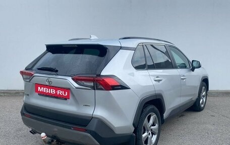 Toyota RAV4, 2021 год, 3 400 000 рублей, 5 фотография