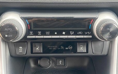 Toyota RAV4, 2021 год, 3 400 000 рублей, 17 фотография