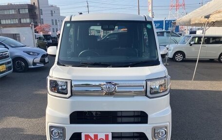 Toyota Pixis Mega, 2019 год, 780 898 рублей, 2 фотография