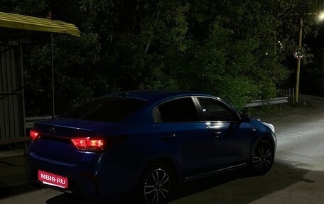 KIA Rio IV, 2017 год, 900 000 рублей, 2 фотография