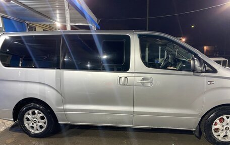 Hyundai Grand Starex Grand Starex I рестайлинг 2, 2009 год, 1 888 000 рублей, 2 фотография