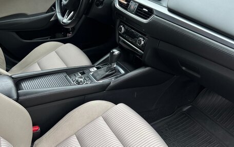 Mazda 6, 2016 год, 2 000 000 рублей, 10 фотография