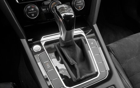 Volkswagen Passat B8 рестайлинг, 2018 год, 2 153 000 рублей, 12 фотография