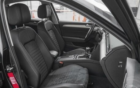 Volkswagen Passat B8 рестайлинг, 2018 год, 2 153 000 рублей, 8 фотография