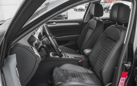 Volkswagen Passat B8 рестайлинг, 2018 год, 2 153 000 рублей, 10 фотография