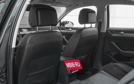 Volkswagen Passat B8 рестайлинг, 2018 год, 2 153 000 рублей, 11 фотография