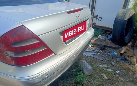 Mercedes-Benz E-Класс, 2002 год, 300 000 рублей, 2 фотография