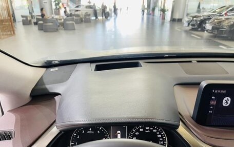 Lexus RX IV рестайлинг, 2022 год, 4 110 000 рублей, 12 фотография