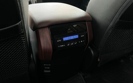 Toyota Land Cruiser Prado 150 рестайлинг 2, 2018 год, 5 690 000 рублей, 27 фотография