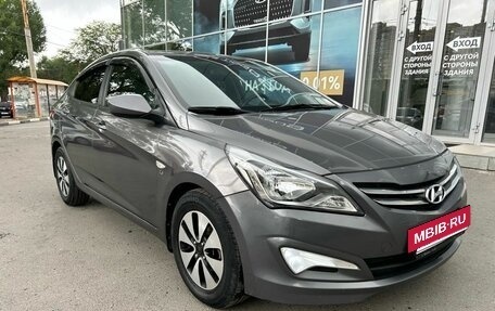 Hyundai Solaris II рестайлинг, 2015 год, 889 000 рублей, 7 фотография