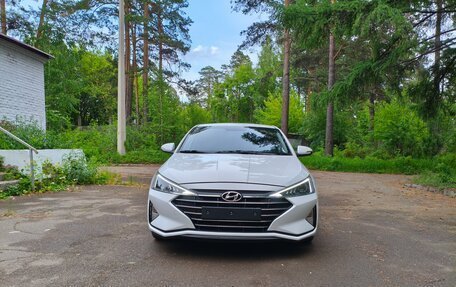 Hyundai Avante, 2019 год, 1 800 000 рублей, 2 фотография