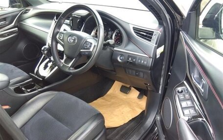 Toyota Harrier, 2018 год, 2 350 000 рублей, 7 фотография