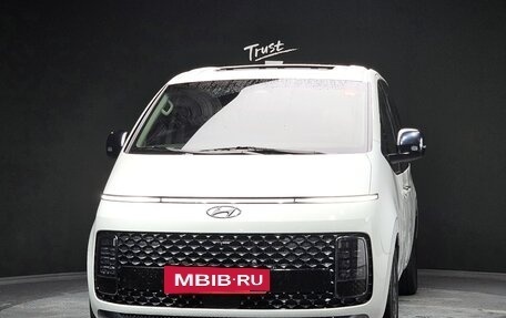 Hyundai Staria, 2022 год, 3 483 000 рублей, 2 фотография