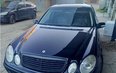 Mercedes-Benz E-Класс, 2004 год, 300 000 рублей, 1 фотография