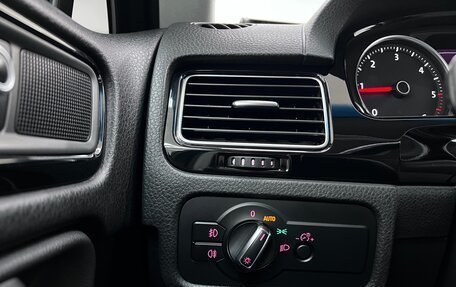 Volkswagen Touareg III, 2010 год, 2 200 000 рублей, 32 фотография
