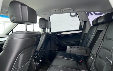 Volkswagen Touareg III, 2010 год, 2 200 000 рублей, 38 фотография
