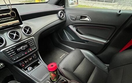 Mercedes-Benz GLA, 2015 год, 1 800 000 рублей, 6 фотография