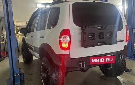 Chevrolet Niva I рестайлинг, 2003 год, 790 000 рублей, 3 фотография