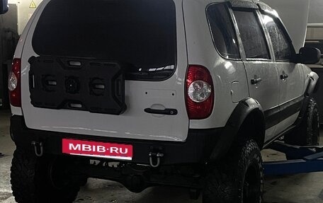 Chevrolet Niva I рестайлинг, 2003 год, 790 000 рублей, 4 фотография