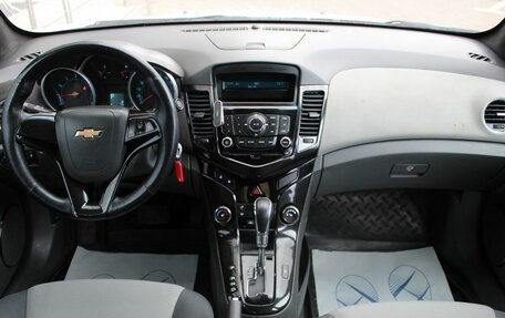 Chevrolet Cruze II, 2010 год, 525 000 рублей, 10 фотография