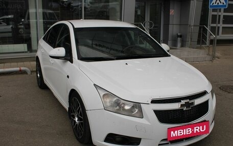 Chevrolet Cruze II, 2010 год, 525 000 рублей, 3 фотография