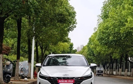 Hyundai Elantra, 2022 год, 1 550 000 рублей, 2 фотография