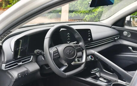 Hyundai Elantra, 2022 год, 1 550 000 рублей, 10 фотография