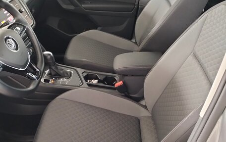 Volkswagen Tiguan II, 2020 год, 2 640 000 рублей, 7 фотография