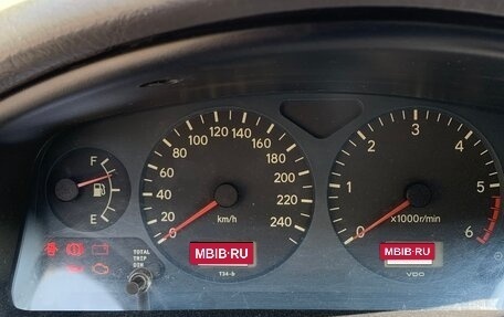 Toyota Avensis III рестайлинг, 1999 год, 400 000 рублей, 11 фотография