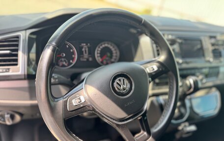 Volkswagen Multivan T6 рестайлинг, 2019 год, 5 550 000 рублей, 12 фотография