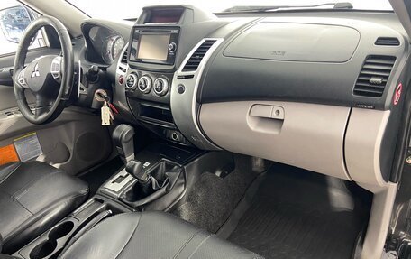 Mitsubishi Pajero Sport II рестайлинг, 2015 год, 1 464 000 рублей, 13 фотография