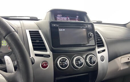 Mitsubishi Pajero Sport II рестайлинг, 2015 год, 1 464 000 рублей, 26 фотография