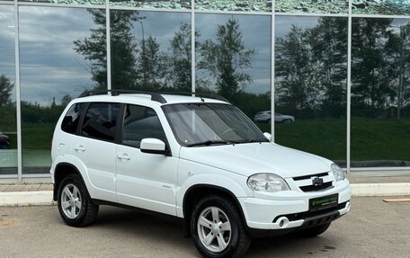 Chevrolet Niva I рестайлинг, 2016 год, 620 000 рублей, 3 фотография