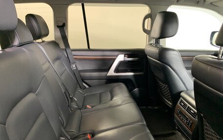 Toyota Land Cruiser 200, 2016 год, 6 200 000 рублей, 17 фотография