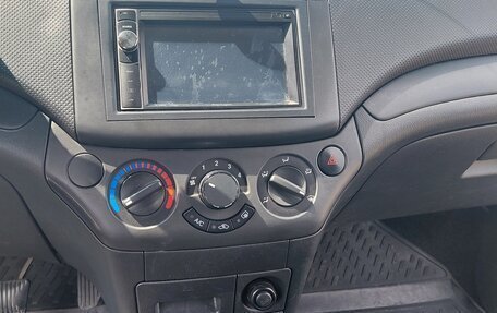 Chevrolet Aveo III, 2010 год, 7 фотография