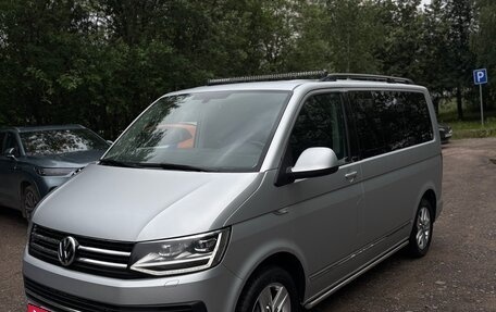 Volkswagen Multivan T6 рестайлинг, 2016 год, 4 580 000 рублей, 2 фотография