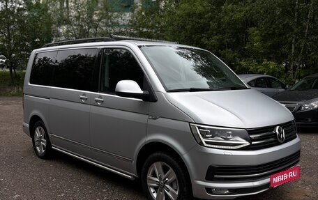 Volkswagen Multivan T6 рестайлинг, 2016 год, 4 580 000 рублей, 3 фотография