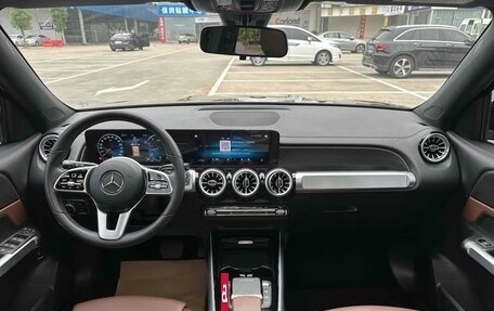 Mercedes-Benz GLB, 2022 год, 2 500 000 рублей, 14 фотография