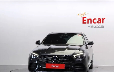 Mercedes-Benz E-Класс, 2022 год, 4 328 000 рублей, 2 фотография