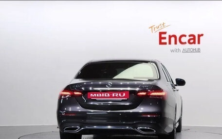 Mercedes-Benz E-Класс, 2022 год, 4 328 000 рублей, 4 фотография