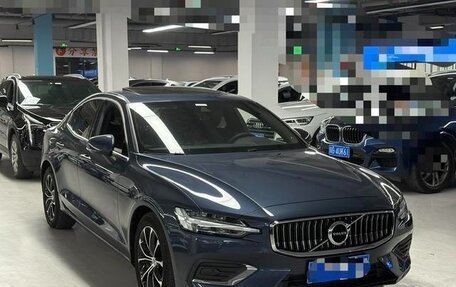 Volvo S60 III, 2022 год, 2 500 000 рублей, 3 фотография