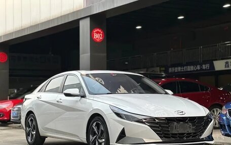 Hyundai Elantra, 2022 год, 1 570 000 рублей, 4 фотография