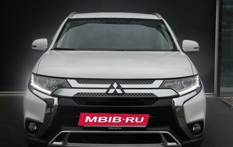 Mitsubishi Outlander III рестайлинг 3, 2019 год, 2 475 000 рублей, 2 фотография