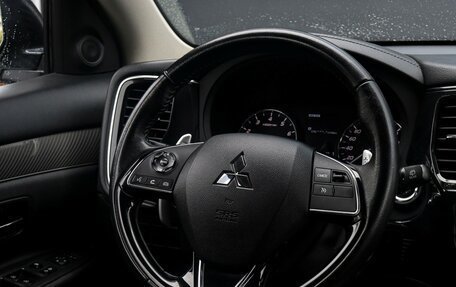 Mitsubishi Outlander III рестайлинг 3, 2019 год, 2 475 000 рублей, 13 фотография