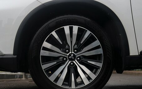 Mitsubishi Outlander III рестайлинг 3, 2019 год, 2 475 000 рублей, 22 фотография