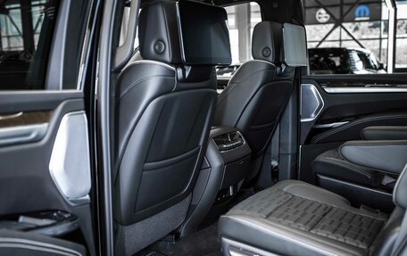Cadillac Escalade V, 2025 год, 23 000 000 рублей, 22 фотография