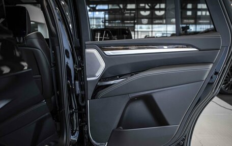 Cadillac Escalade V, 2025 год, 23 000 000 рублей, 25 фотография