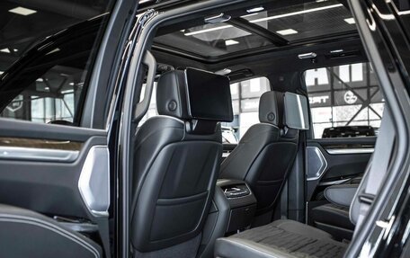Cadillac Escalade V, 2025 год, 23 000 000 рублей, 24 фотография
