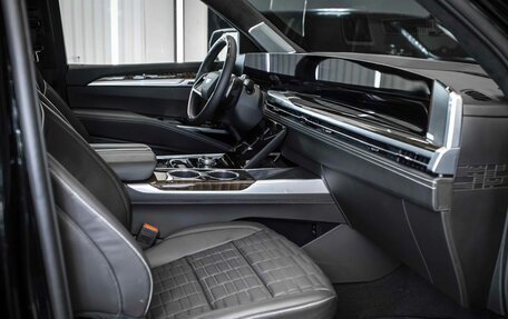 Cadillac Escalade V, 2025 год, 23 000 000 рублей, 29 фотография