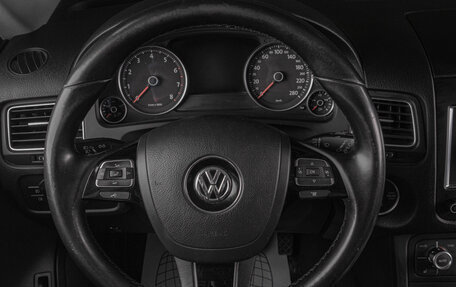 Volkswagen Touareg III, 2013 год, 1 899 000 рублей, 13 фотография
